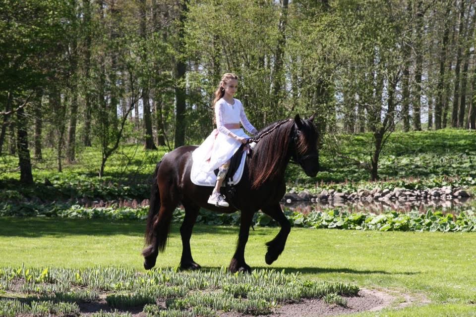 Coco til Amandas konfirmation 2018