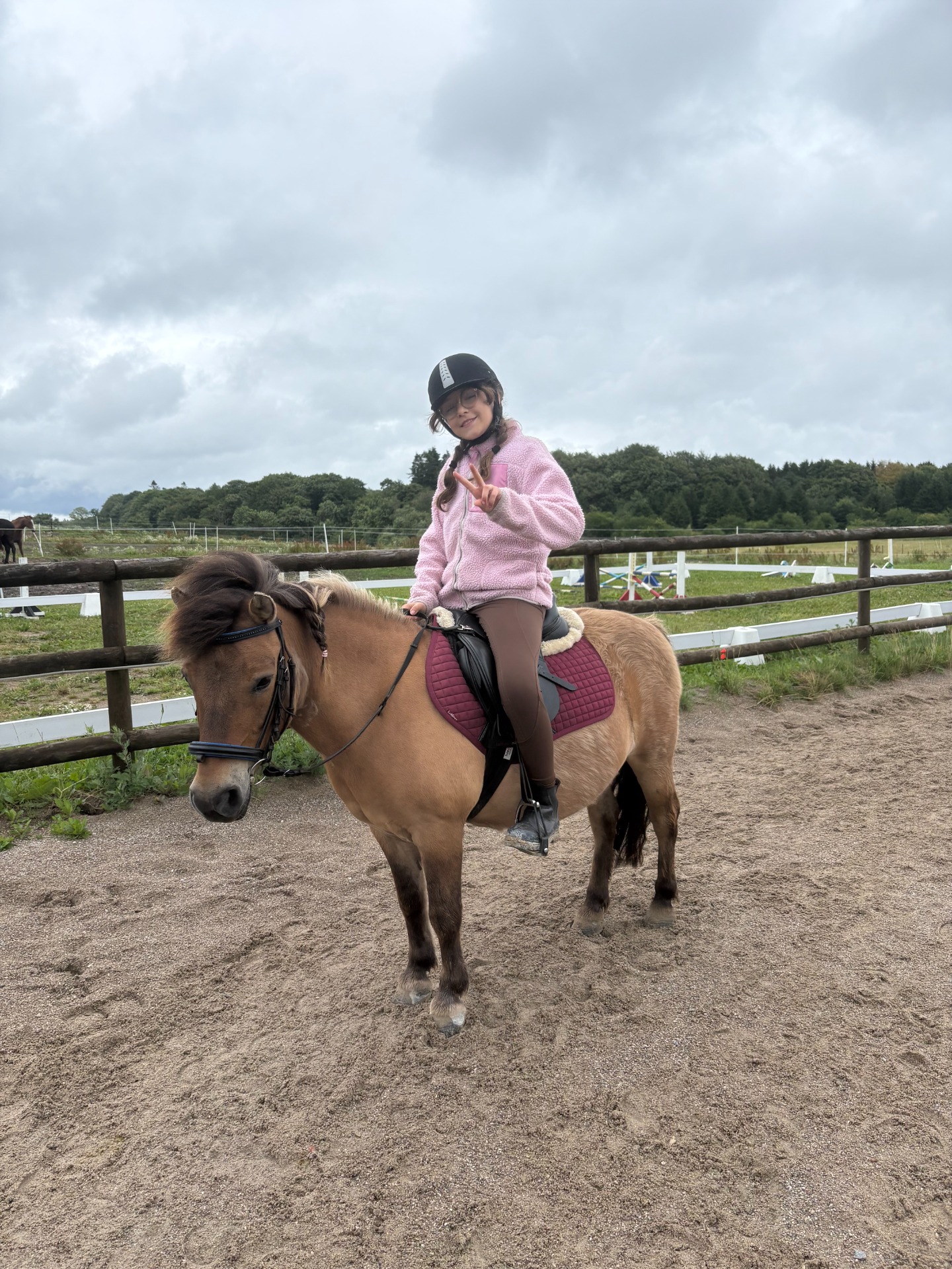 Birk og Maja på ridelejr 2026